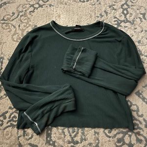 Forever 21 cropped long sleeve green shirt